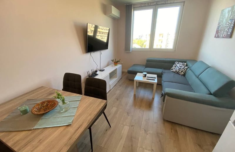 Rent of a modern two-room apartment in the Briz area, Varna, Bulgaria