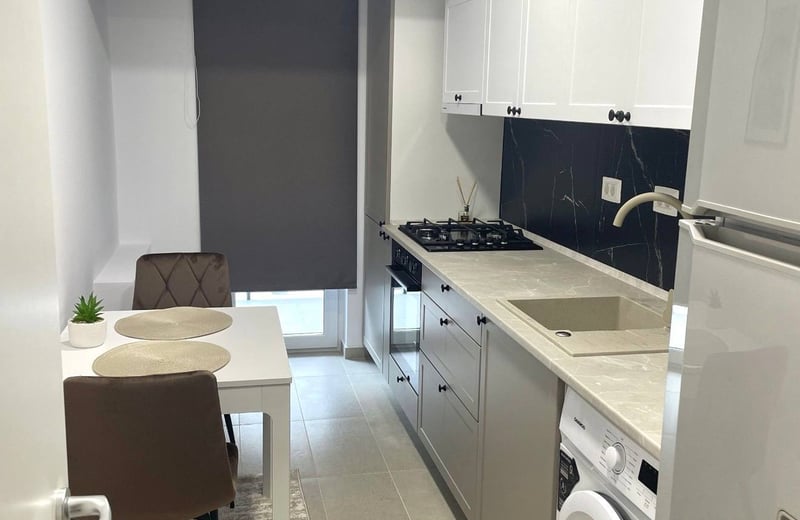 Location d’un superbe appartement d’une pièce avec fenêtres panoramiques, secteur 6, Bucarest, Roumanie