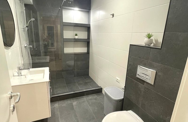 Location d’un superbe appartement d’une pièce avec fenêtres panoramiques, secteur 6, Bucarest, Roumanie