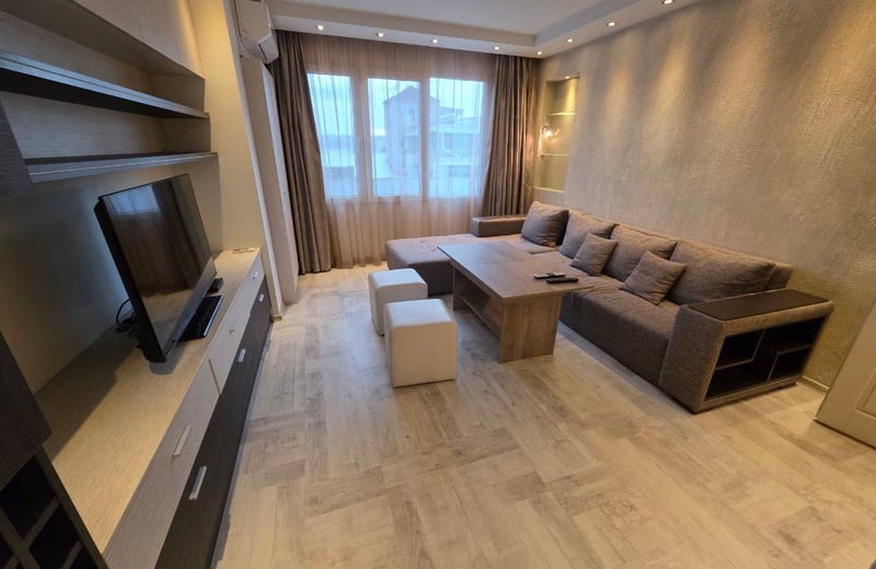 Аренда уютной двухкомнатной квартиры в районе Славейков, Бургас, Болгария