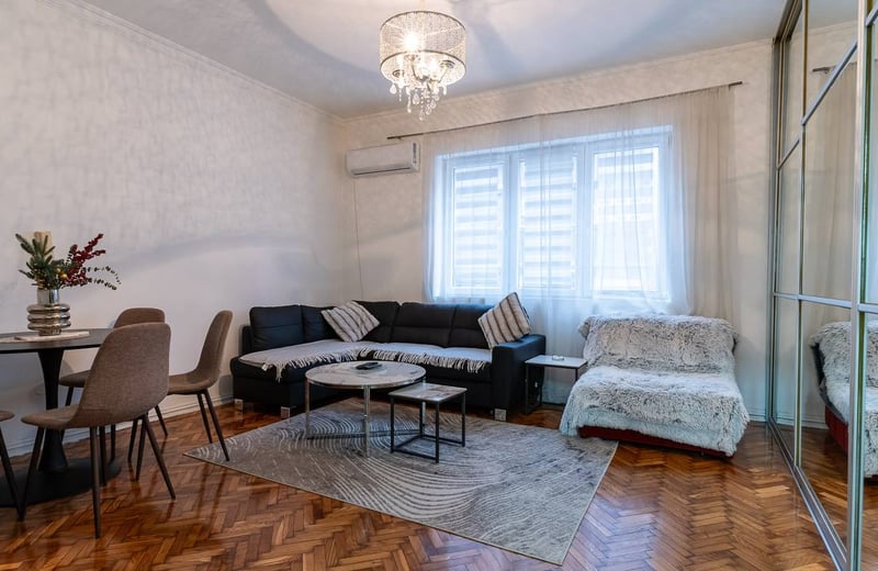 Rent of a furnished 2-room apartment, 50 m², in the center of Belgrade, Serbia