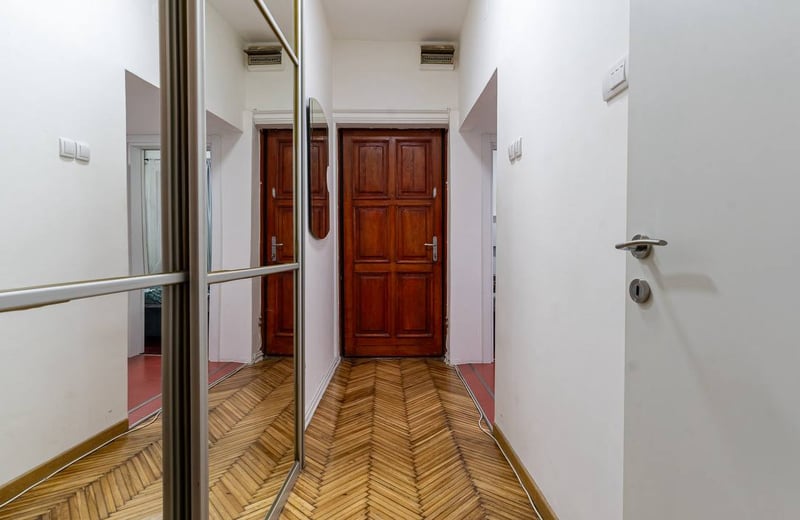 Rent of a furnished 2-room apartment, 50 m², in the center of Belgrade, Serbia