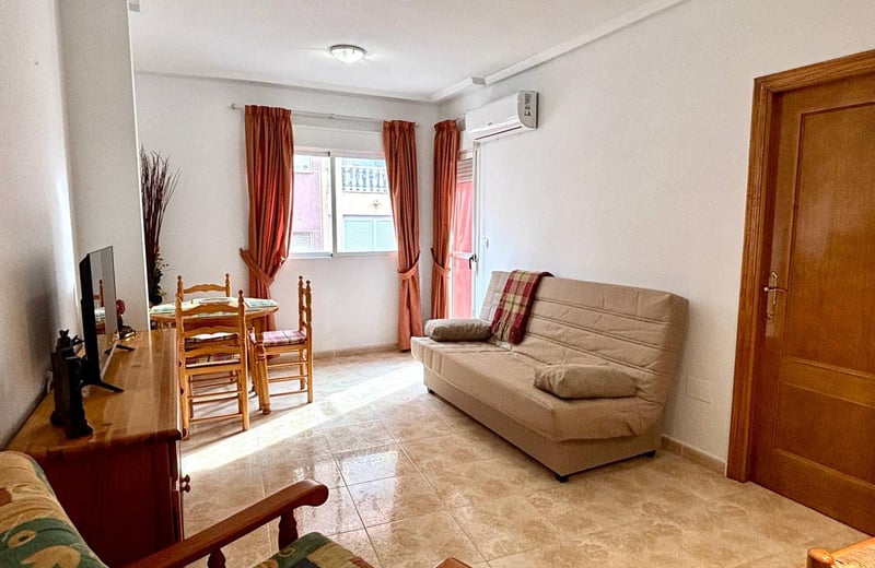 Location d’un appartement confortable de 2 chambres avec piscine à Torrevieja, Espagne