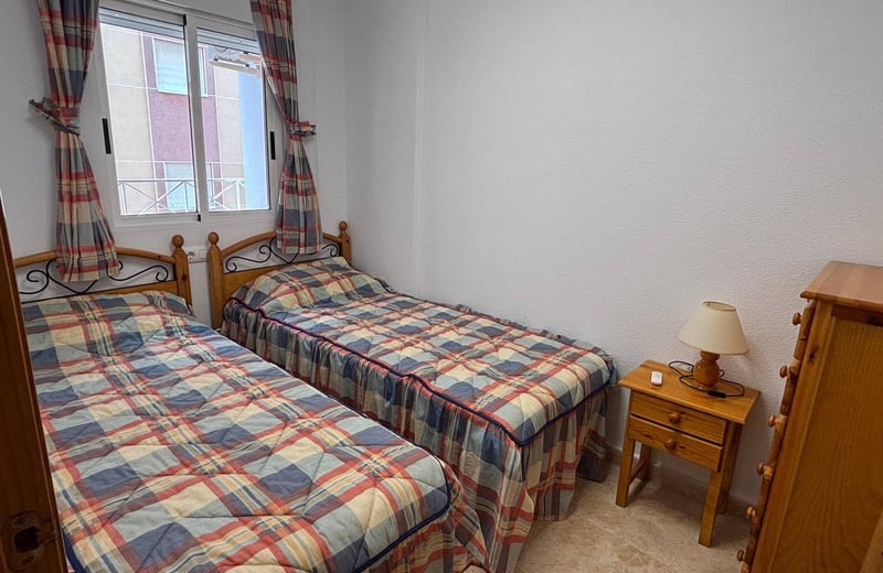 Location d’un appartement confortable de 2 chambres avec piscine à Torrevieja, Espagne
