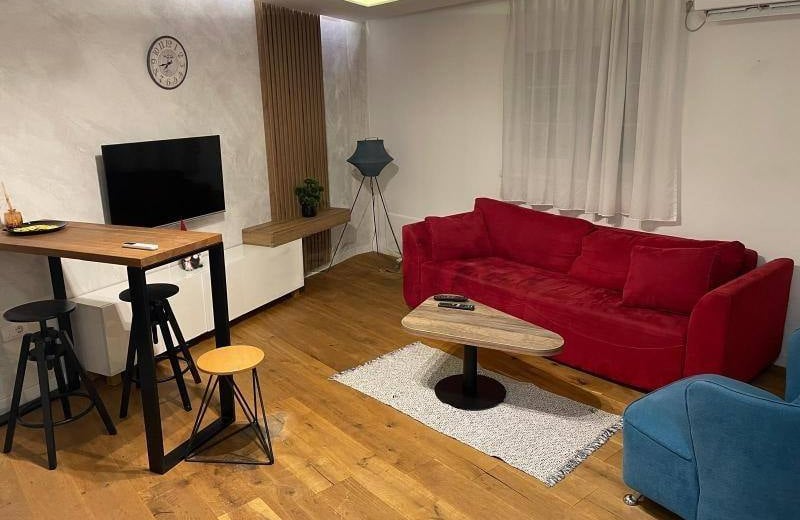 Rent of a furnished 2-room apartment, 40 m², in the center of Belgrade, Serbia