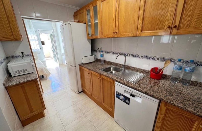 Location d’un duplex de 95 m² avec 2 chambres et piscine à Torrevieja, Espagne