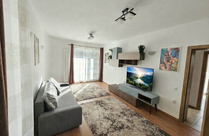 Rent of a comfortable 2-room apartment, 70 m², Tractorul, Brașov, Romania