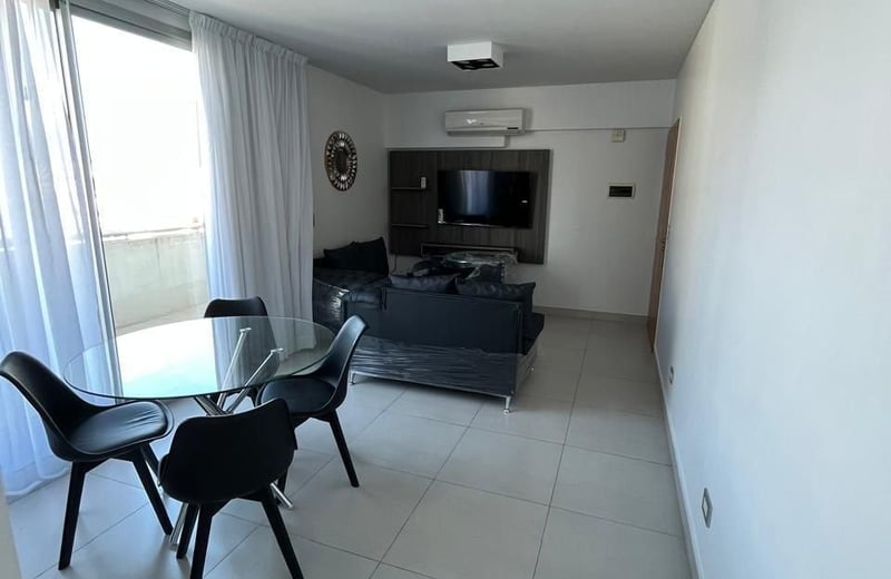 Miete einer modernen 2-Zimmer-Wohnung mit Balkon, Belgrano, Buenos Aires, Argentinien