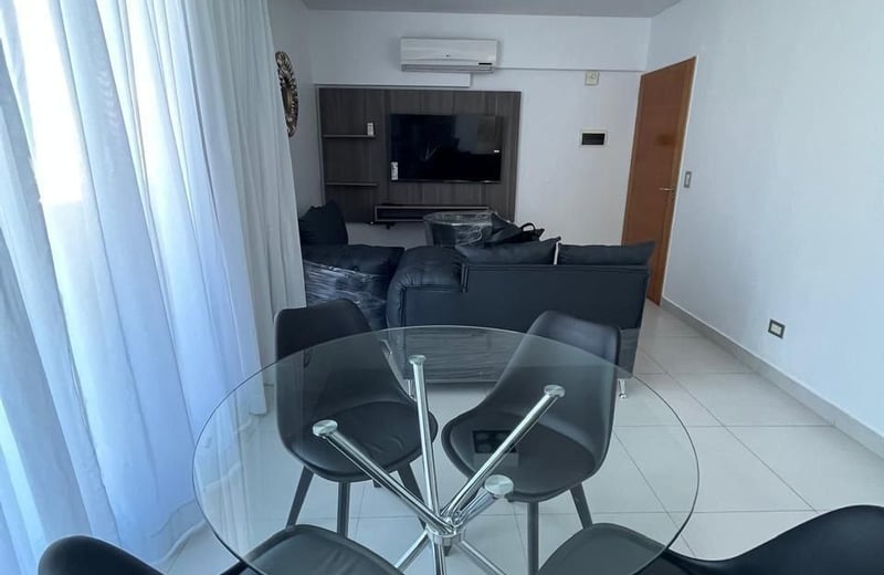 Miete einer modernen 2-Zimmer-Wohnung mit Balkon, Belgrano, Buenos Aires, Argentinien