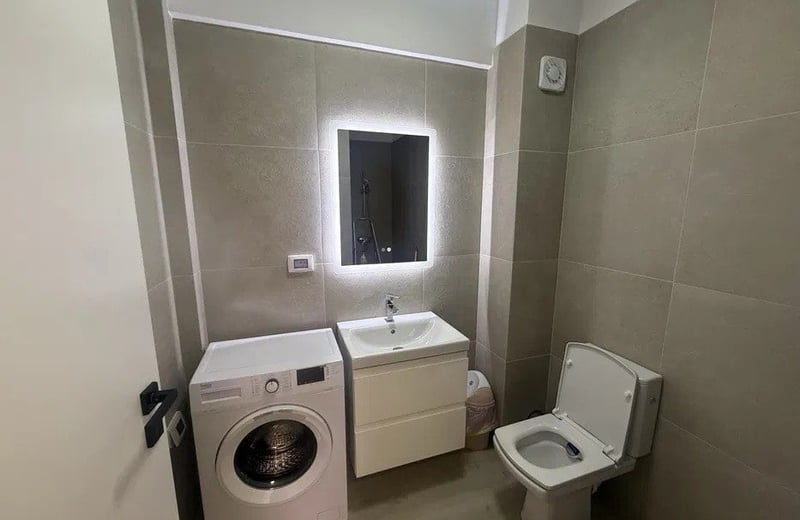 Alquiler de un apartamento amueblado de 2 habitaciones, 55 m², Mamaia Sat, Rumanía