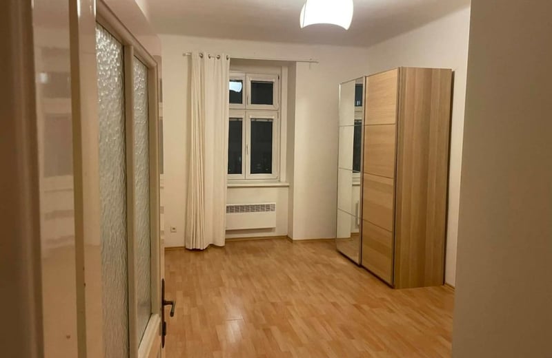 Аренда светлой двухкомнатной квартиры, 55 м², Holešovice, Прага, Чехия