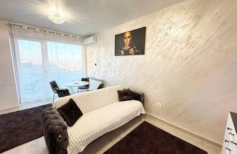 Location d’un appartement lumineux de 2 pièces avec balcon, Mamaia Sat, Roumanie