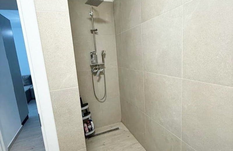 Location d’un appartement lumineux de 2 pièces avec balcon, Mamaia Sat, Roumanie