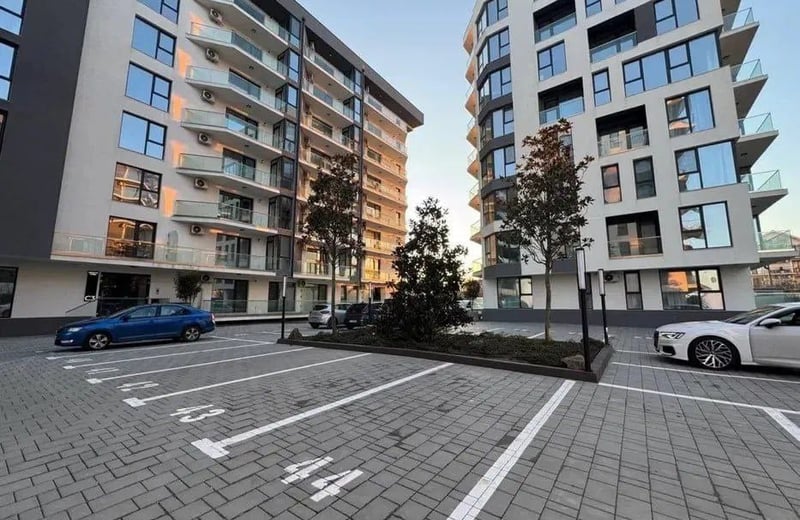 Location d’un appartement lumineux de 2 pièces avec balcon, Mamaia Sat, Roumanie