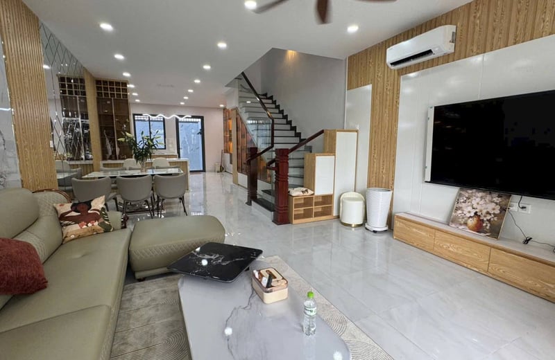 Аренда современного дома с 3 спальнями, 270 м², запад Нячанга, Вьетнам