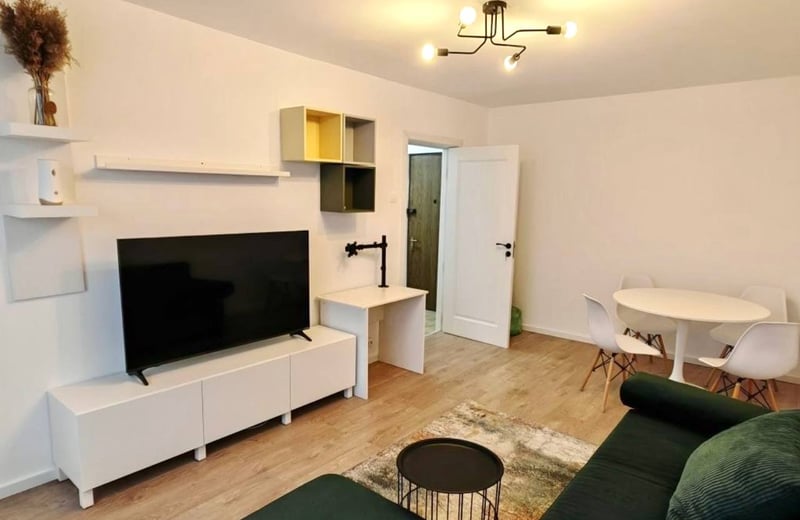 Аренда светлой 2-комнатной квартиры после ремонта рядом с парком Drumul Taberei, сектор 6, Бухарест, Румыния