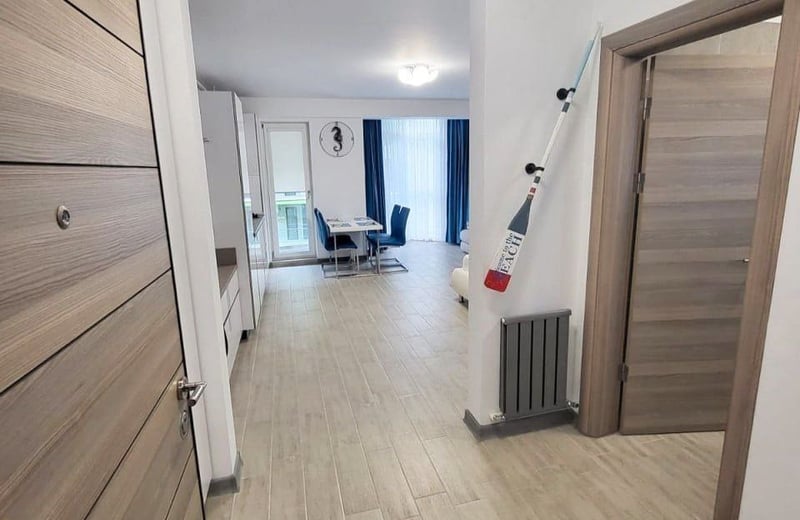 Location d’un studio lumineux avec balcon, Mamaia Sat, Roumanie