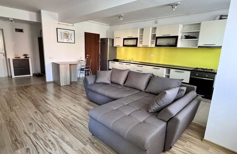 Аренда комфортной двухкомнатной квартиры, Брашов, Румыния