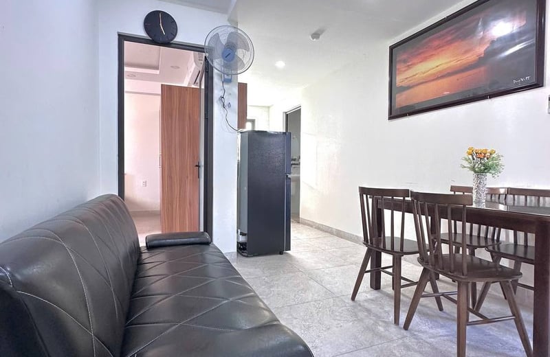 Location d’un appartement confortable et meublé de deux pièces avec balcon, 50 m², Nha Trang, Vietnam