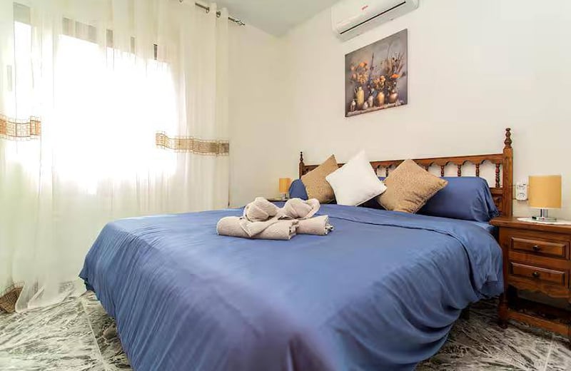 Alquiler de acogedor y soleado apartamento de dos habitaciones con balcón, Torrevieja, España