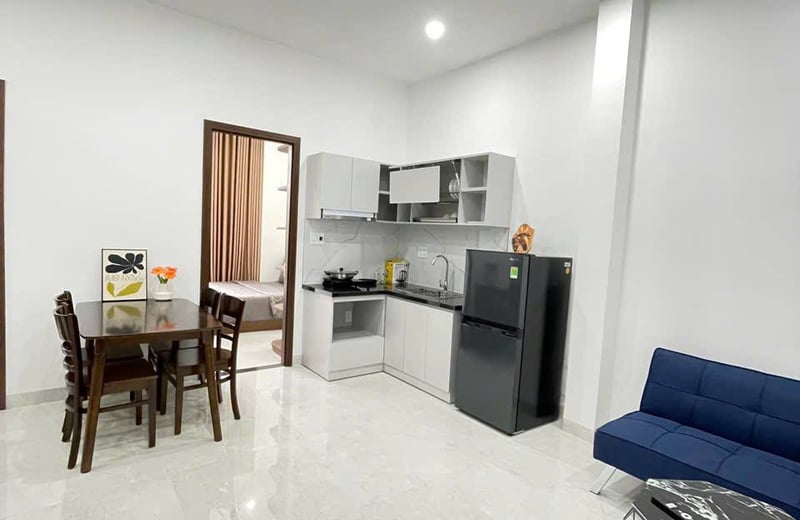 Compact furnished apartment with balcony for rent, Hải Châu District, Da Nang, Vietnam