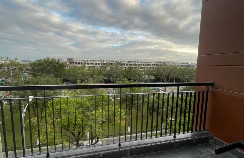 Compact furnished apartment with balcony for rent, Hải Châu District, Da Nang, Vietnam