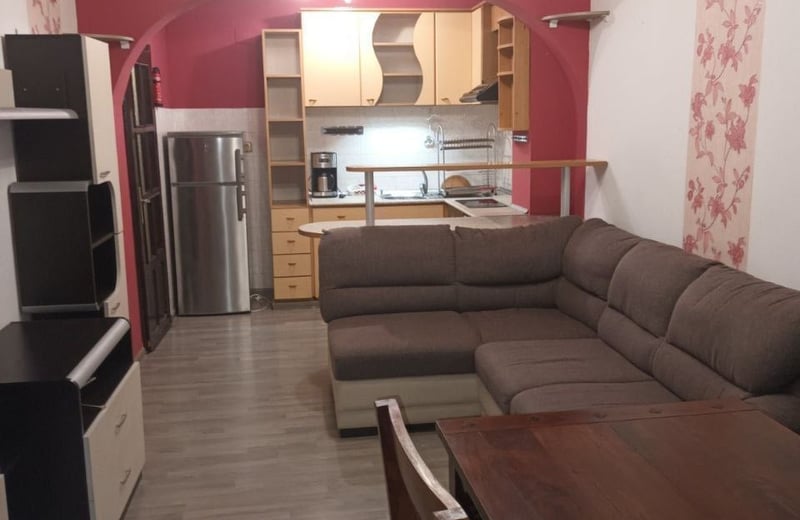 Appartement confortable et meublé de 80 m² à louer à Kolhozen Pazar, Varna, Bulgarie