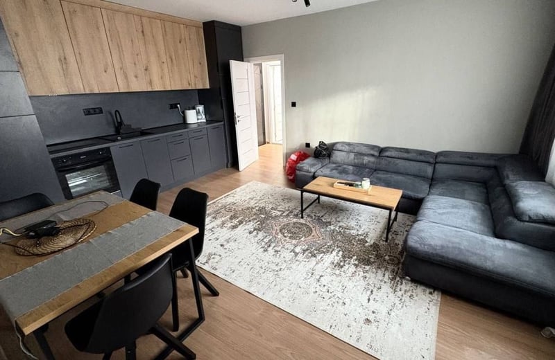 Apartamento amplio y luminoso de 100 m² con terraza en alquiler en Chaika, Varna, Bulgaria