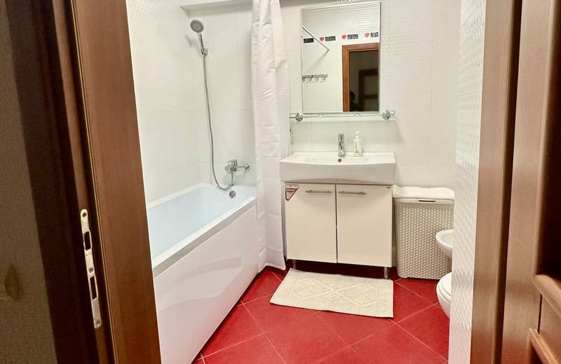 Cozy furnished 90 m² apartment for rent in Botanica, Chișinău, Moldova