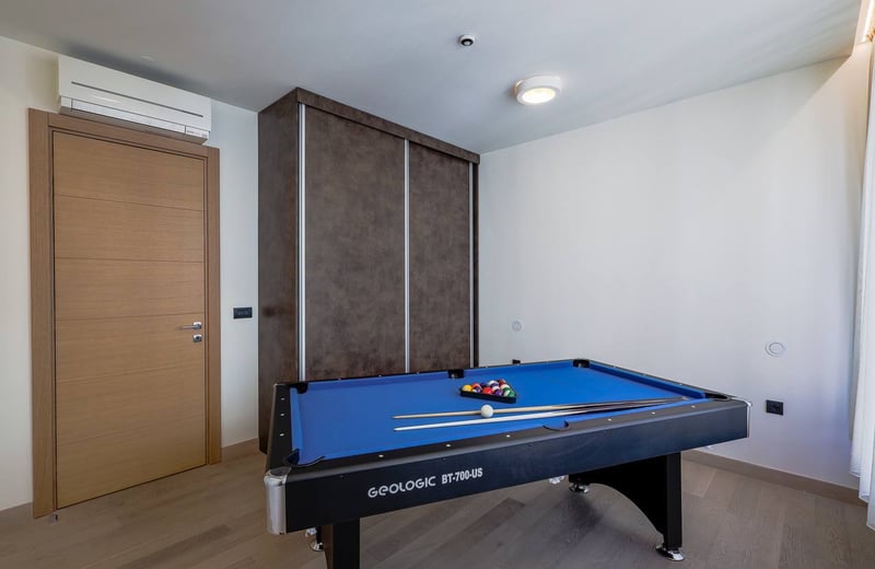 Stilvolle 4-Zimmer-Wohnung, 132 m² mit Terrasse zur Miete, Vračar, Belgrad, Serbien