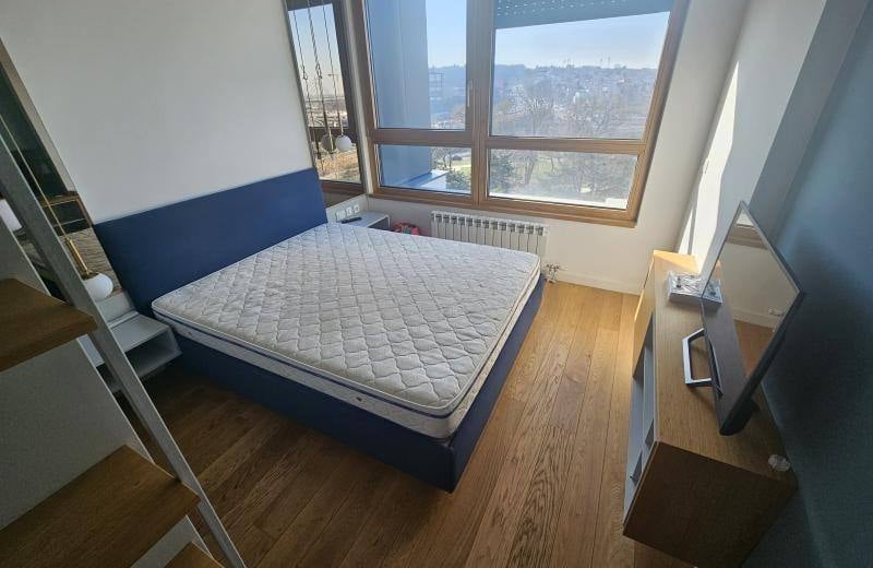 Новая 2-комнатная квартира 60 м² с террасой в ЖК Skyline, Белград, Сербия