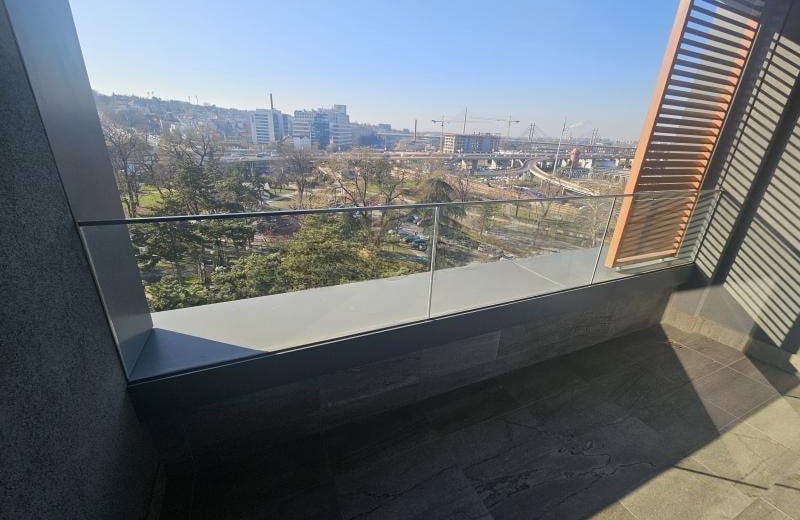 Новая 2-комнатная квартира 60 м² с террасой в ЖК Skyline, Белград, Сербия