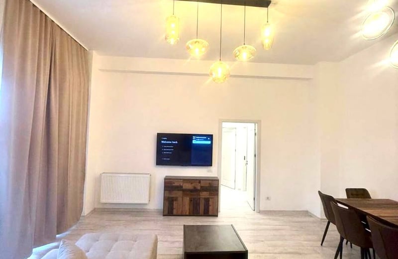 Apartamento amplio y confortable de 3 habitaciones, 80 m² con terraza en alquiler, Bucarest, Rumanía