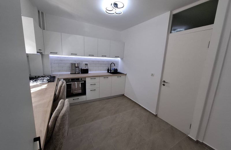 Komfortable wohnung mit balkon zur miete, 70 м², Sektor 4, Bukarest, Rumänien