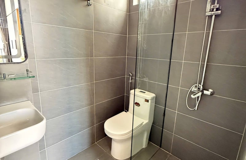 Helles, möbliertes studio mit balkon zur miete, Da Nang, Vietnam