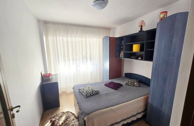 Spacious apartment with balcony for rent, 100 m², Constanța, Romania