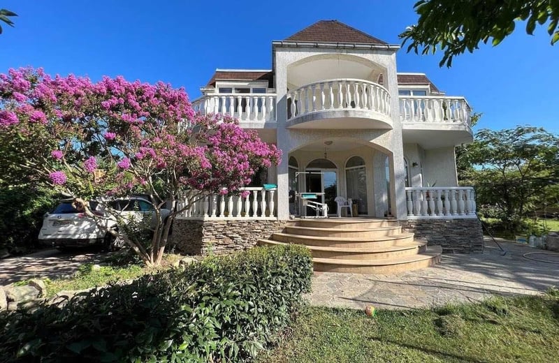 Geräumige villa nahe am meer zur miete, 1200 м², Alen Mak, Varna, Bulgarien