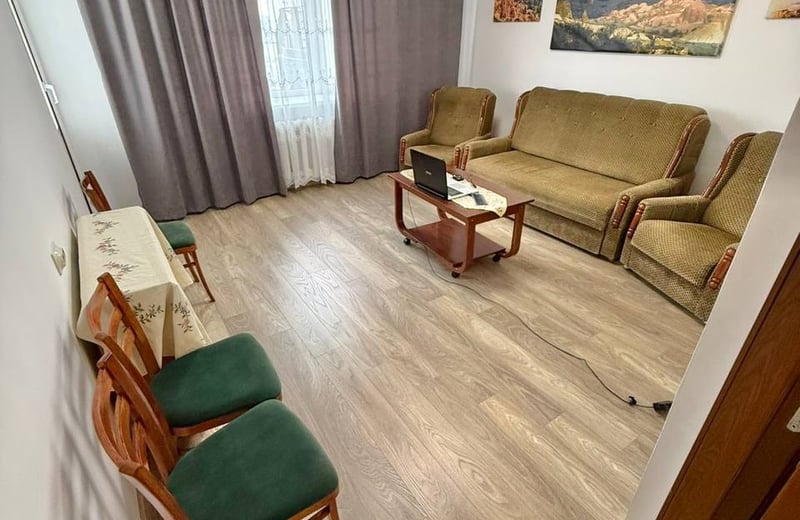 Alquiler de apartamento limpio, renovado, amueblado, Centro, Chișinău, Moldavia