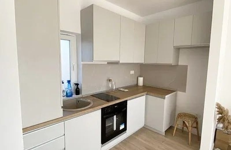 Аренда светлой, комфортной квартиры с балконом, Мамая Сат, Румыния