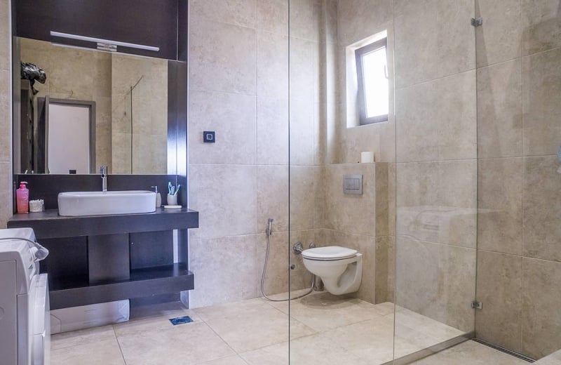 Stilvolle zweistöckige 3-Zimmer-Wohnung mit Terrasse zur Miete, 103 m², Stadtzentrum, Belgrad, Serbien