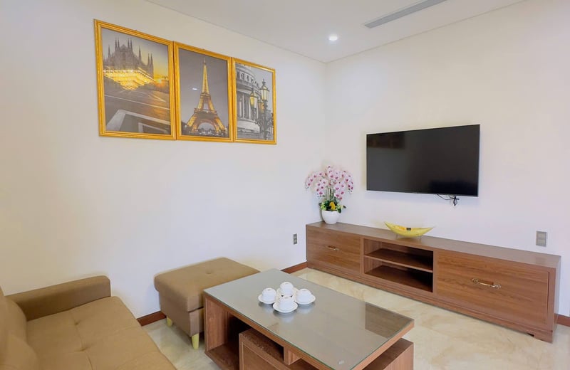 Spacious, bright apartment with balcony for rent, Da Nang, Vietnam