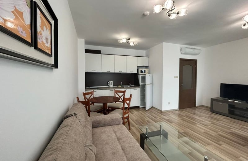 Alquiler de amplio apartamento con vista al mar, Alen Mak, Varna, Bulgaria