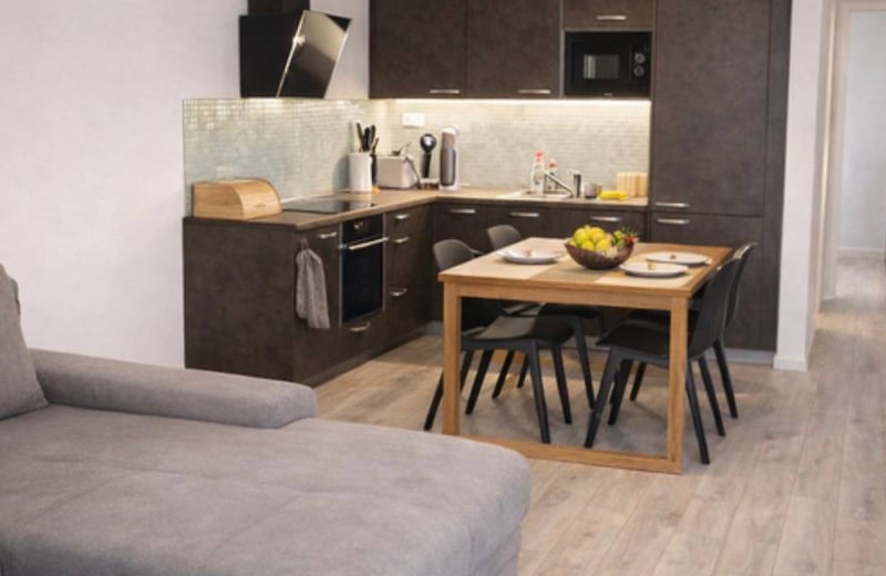 Alquiler de amplio, luminoso y amueblado apartamento, Bratislava, Eslovaquia