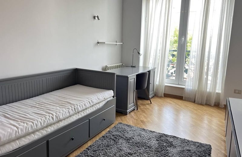 Bright, spacious apartment for rent, 100 m², Vracar, Belgrade, Serbia