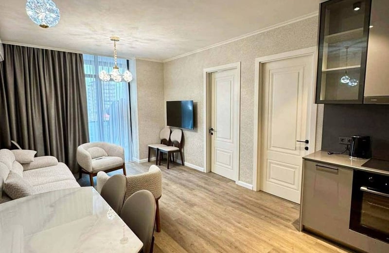 Helle, moderne Wohnung zur Miete, 75 м², Batumi, Georgien