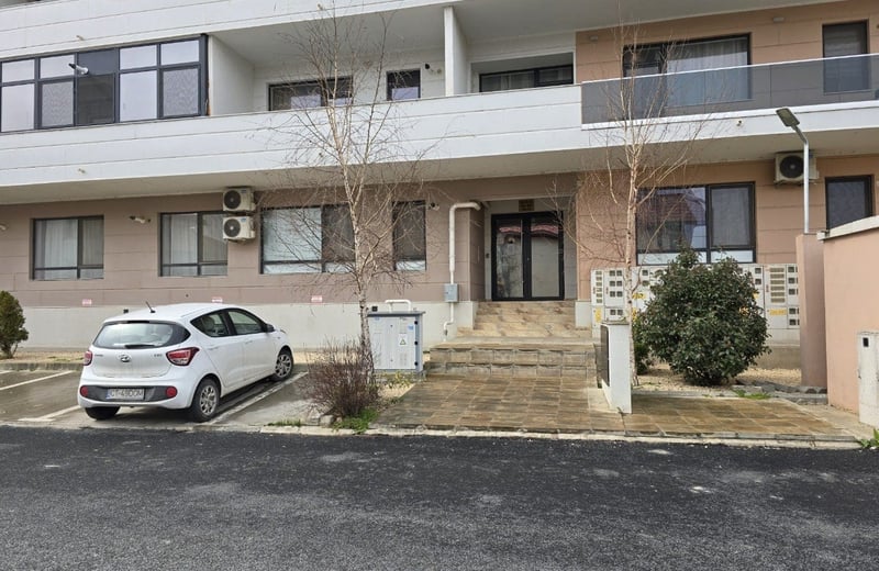 Location d’un appartement confortable et meublé avec place de parking, 64 м², Mamaia Sat, Roumanie