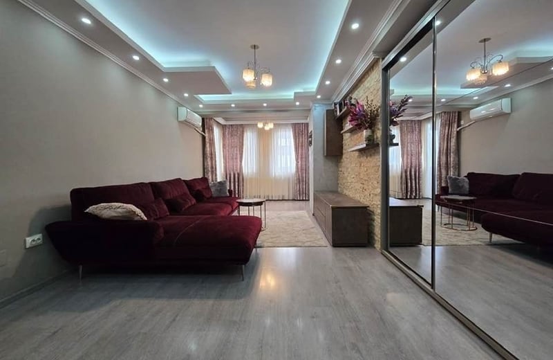 Alquiler de cómodo apartamento amueblado, 55 m², Inel 2, Constanta, Rumanía