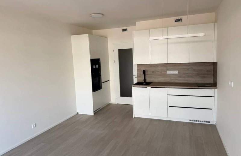 Location d’un appartement moderne et lumineux, 32 м², Hloubetin, Prague, République tchèque