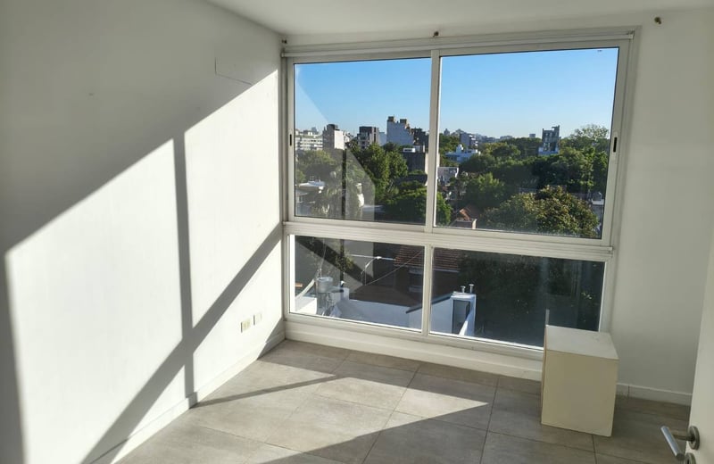 Alquiler de luminoso apartamento dúplex de 3 ambientes, Villa Urquiza, Buenos Aires, Argentina