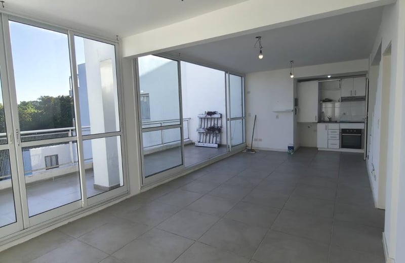 Alquiler de luminoso apartamento dúplex de 3 ambientes, Villa Urquiza, Buenos Aires, Argentina